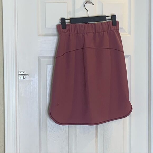 Lululemon on the fly skirt, color: cherry cola, size 4 - Picture 5 of 11